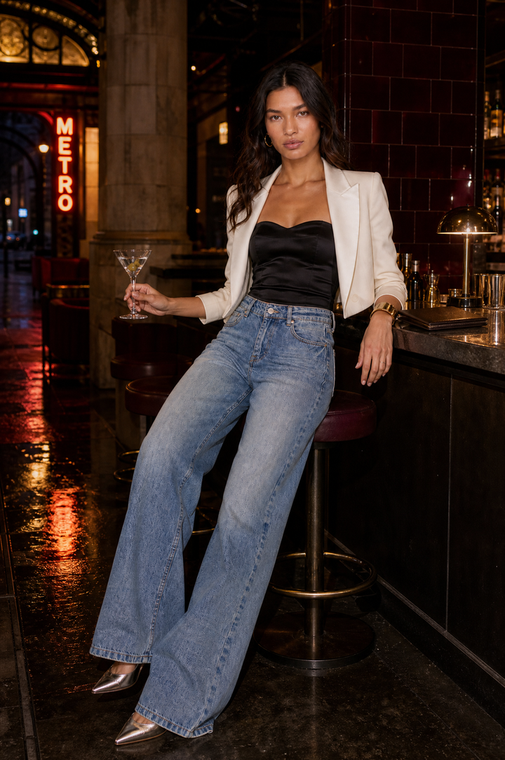 Blauer Jeans mit mittlerer Taille und weitem Schnitt