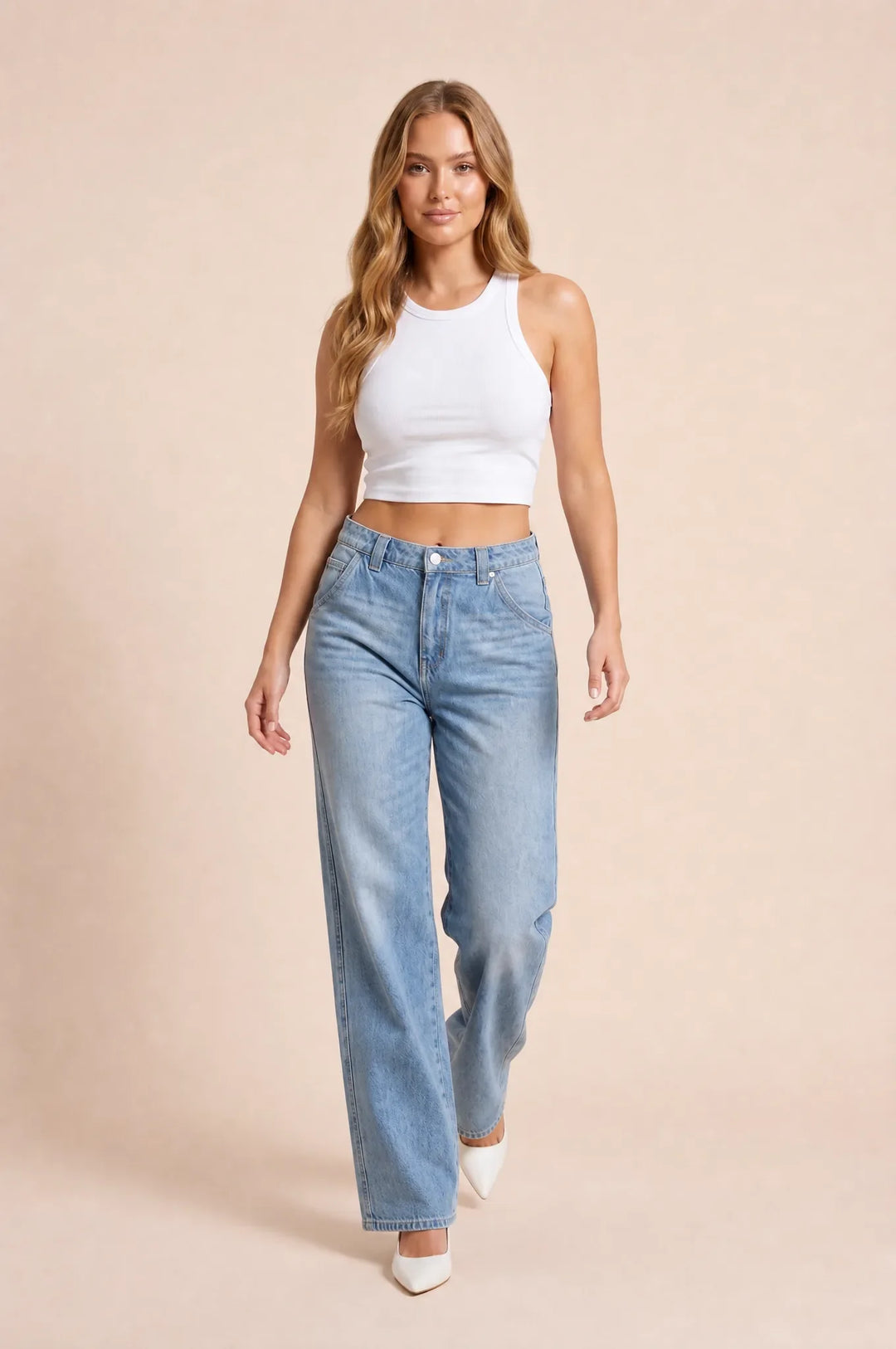 Helle blaue, weit geschnittene Jeans mit mittlerer Taille