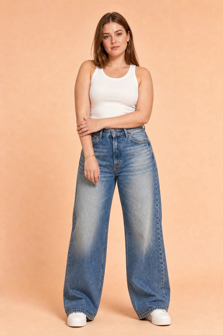 Blauer, weiter Jeans mit umklappbarem Bund