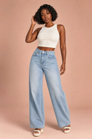 Helle Jeans, weit geschnitten