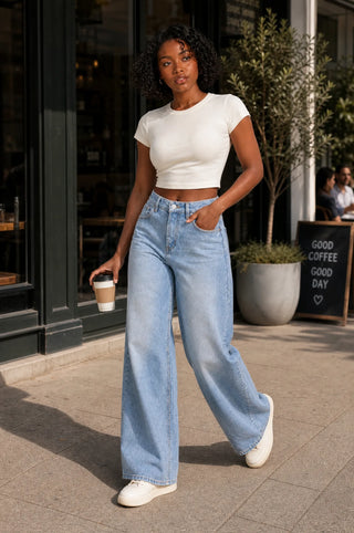Helle Jeans, weit geschnitten