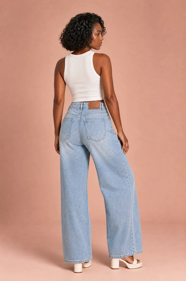 Helle Jeans, weit geschnitten