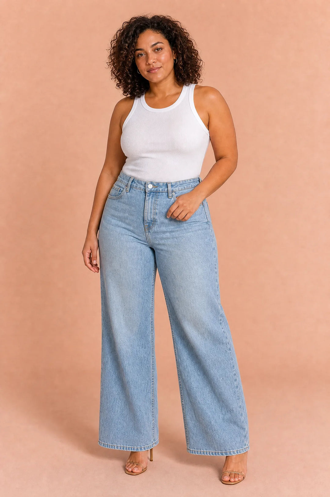 Hellblauer, hoch taillierter, weiter Jeans
