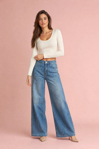 Blauer Jeans mit weitem Schnitt und mittelhoher Taille