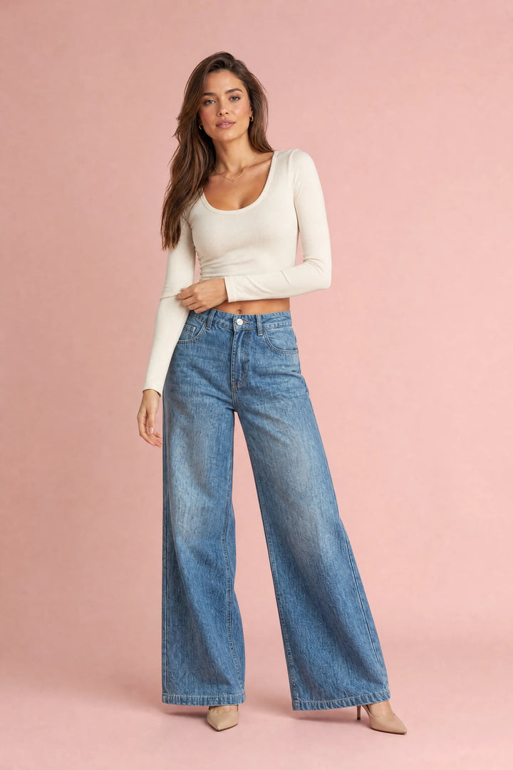 Blauer Jeans mit weitem Schnitt und mittelhoher Taille