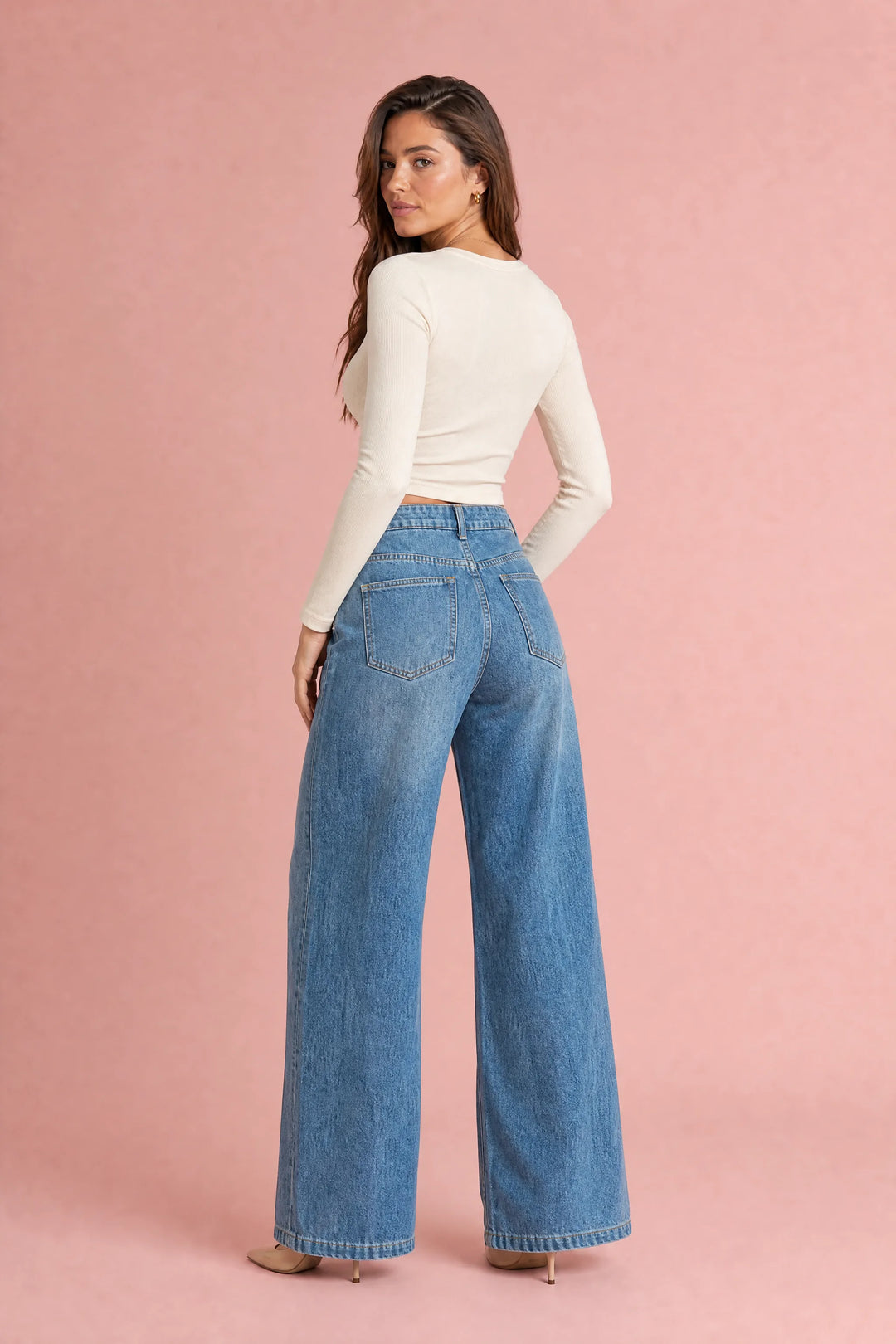 Blauer Jeans mit weitem Schnitt und mittelhoher Taille