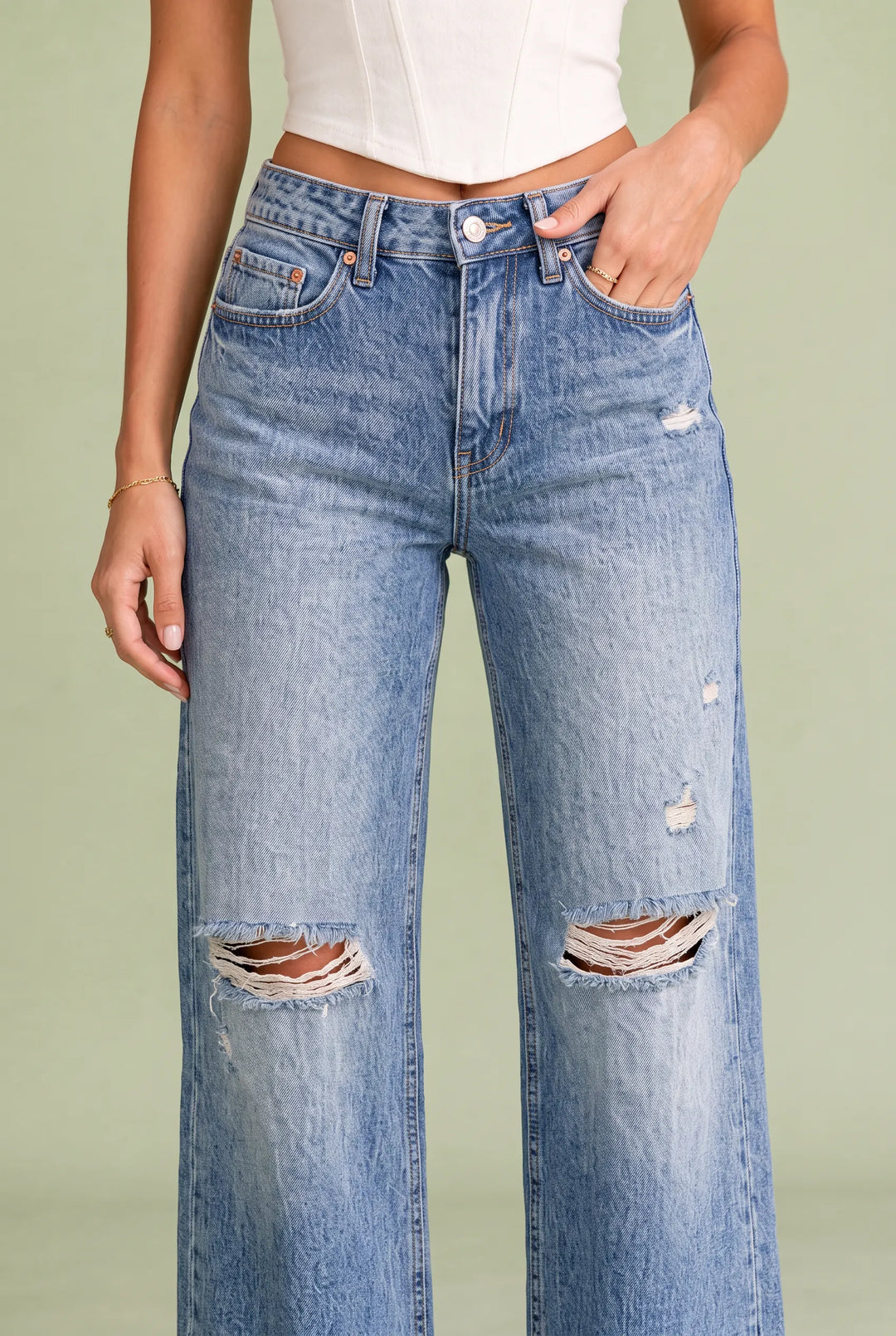 Blauer Jeans mit weitem Schnitt und mittelhoher Taille
