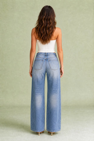Blauer Jeans mit weitem Schnitt und mittelhoher Taille