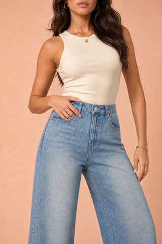 Hellblaue, lässige Jeans