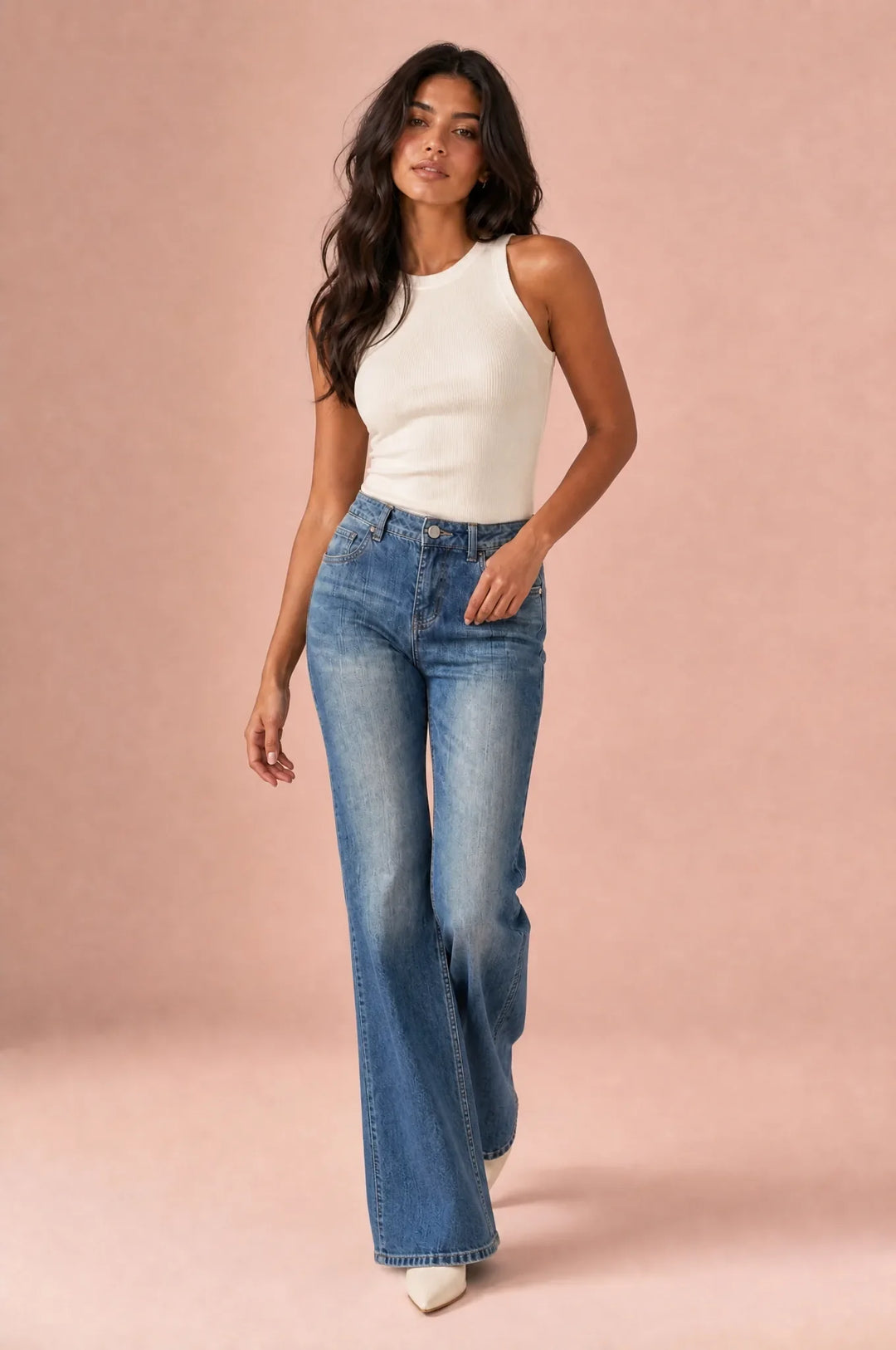 Hellblauer, ausgefranster Jeans