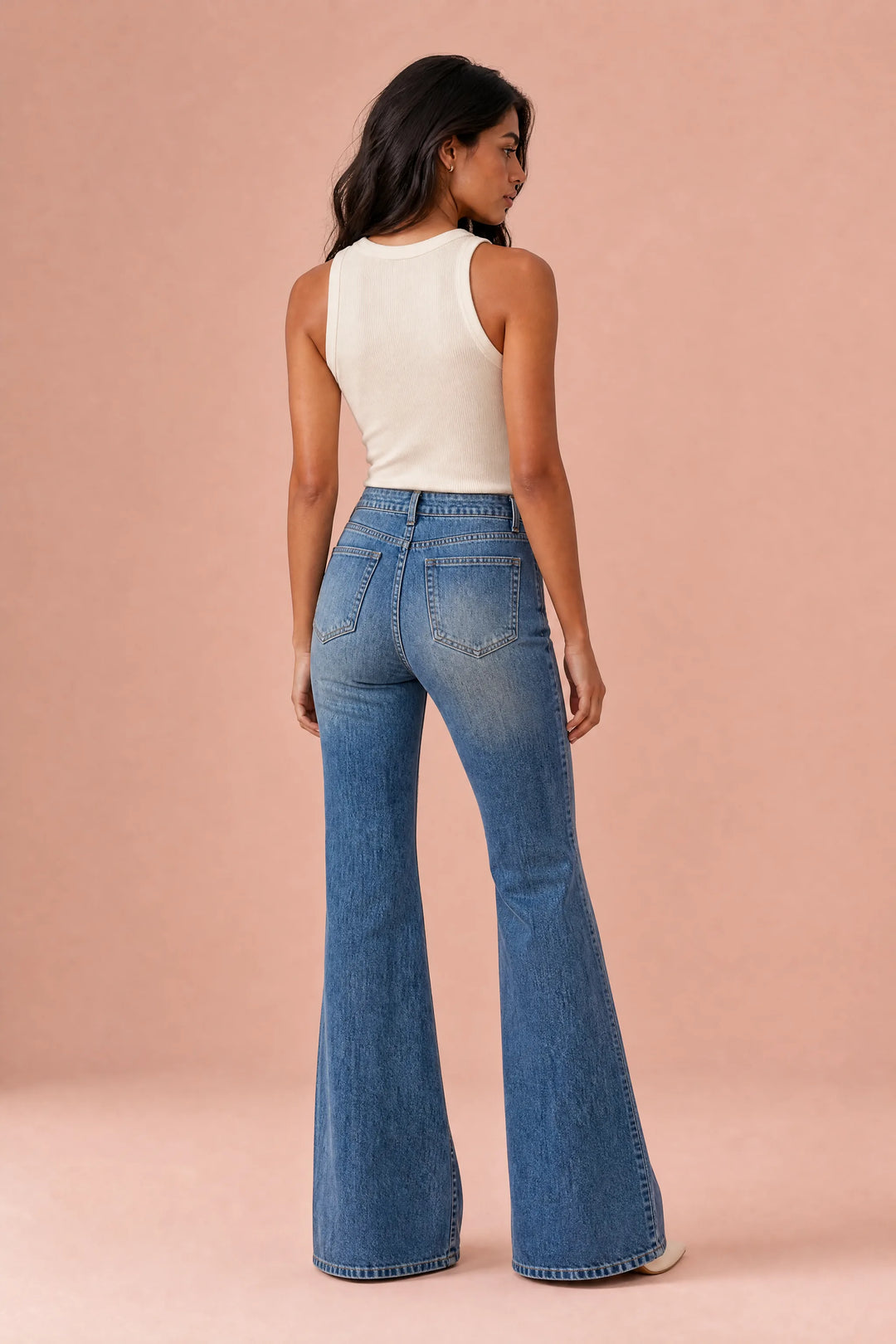 Hellblauer, ausgefranster Jeans