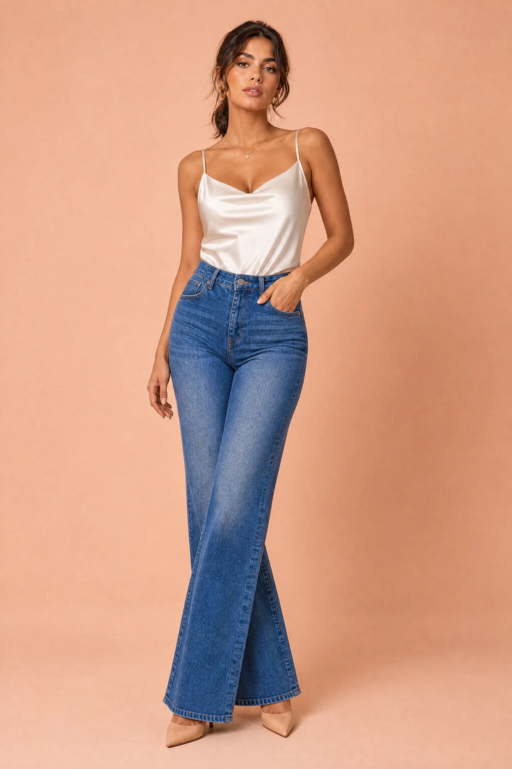 Blauer Flare-Jeans mit mittlerer Taille