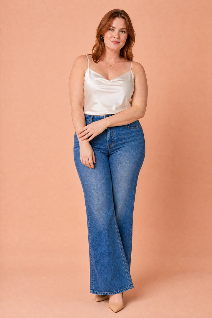 Blauer Flare-Jeans mit mittlerer Taille