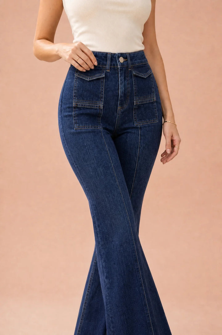 Dunkelblauer High-Waist Schlagjeans