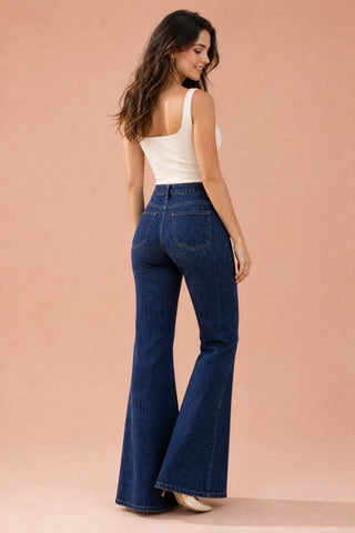 Dunkelblauer High-Waist Schlagjeans