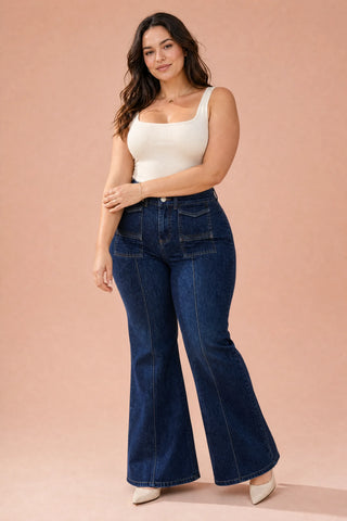 Dunkelblauer High-Waist Schlagjeans