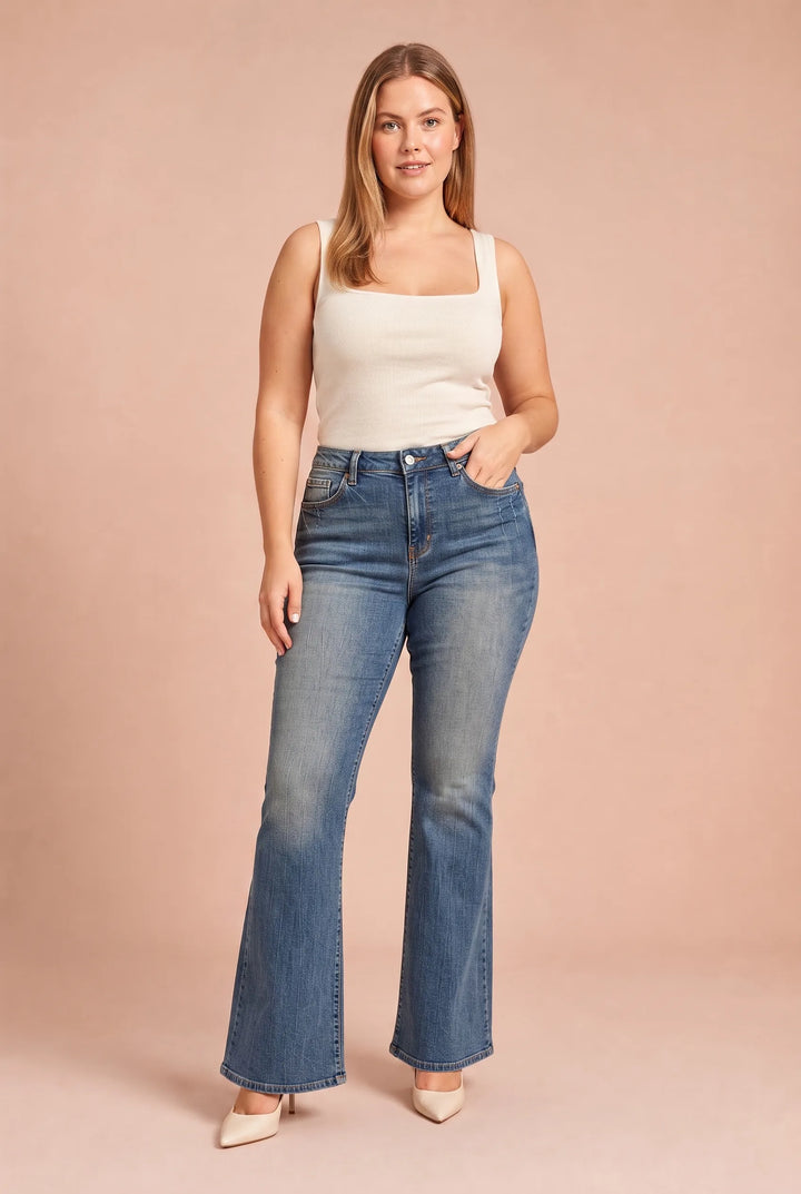 Dunkelblauer Flare-Jeans mit mittelhoher Taille