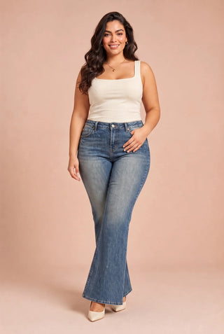 Dunkelblauer Flare-Jeans mit mittelhoher Taille
