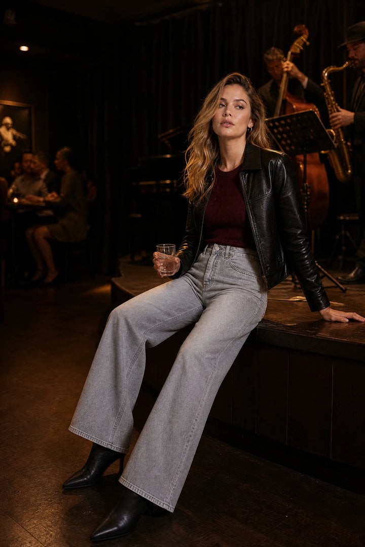 Hochtaillierte Jeans mit weitem Bein