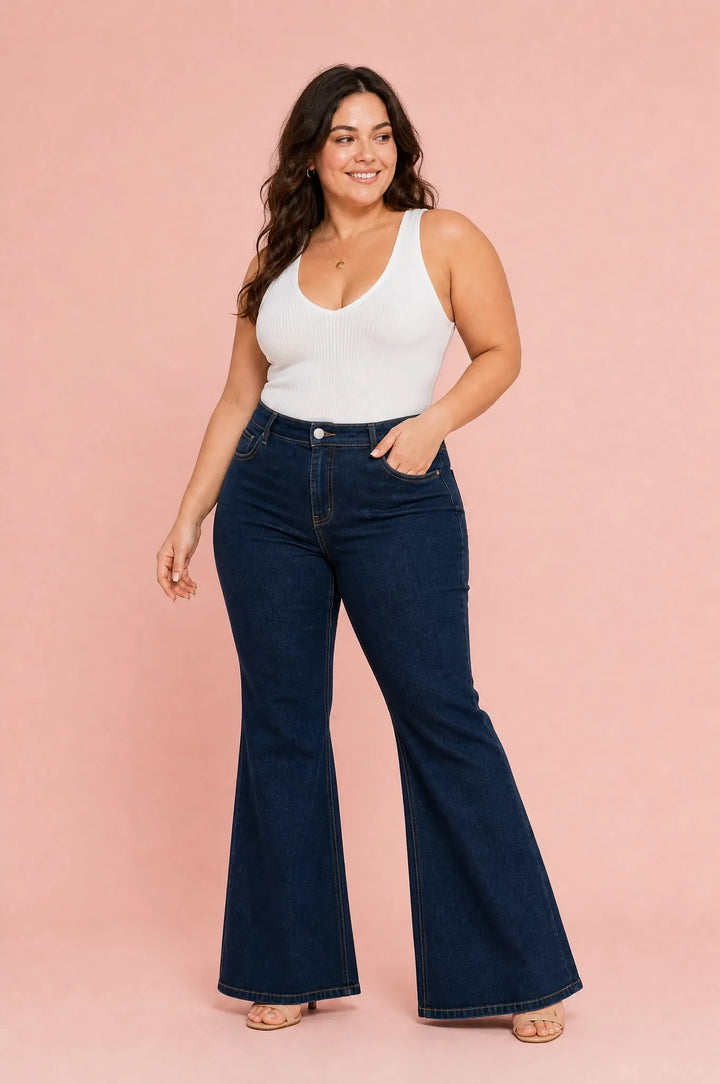 Dunkelblaue, ausgestellte Hose mit mittelhoher Taille