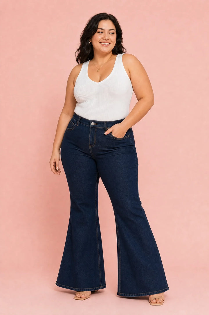 Dunkelblaue, ausgestellte Hose mit mittelhoher Taille